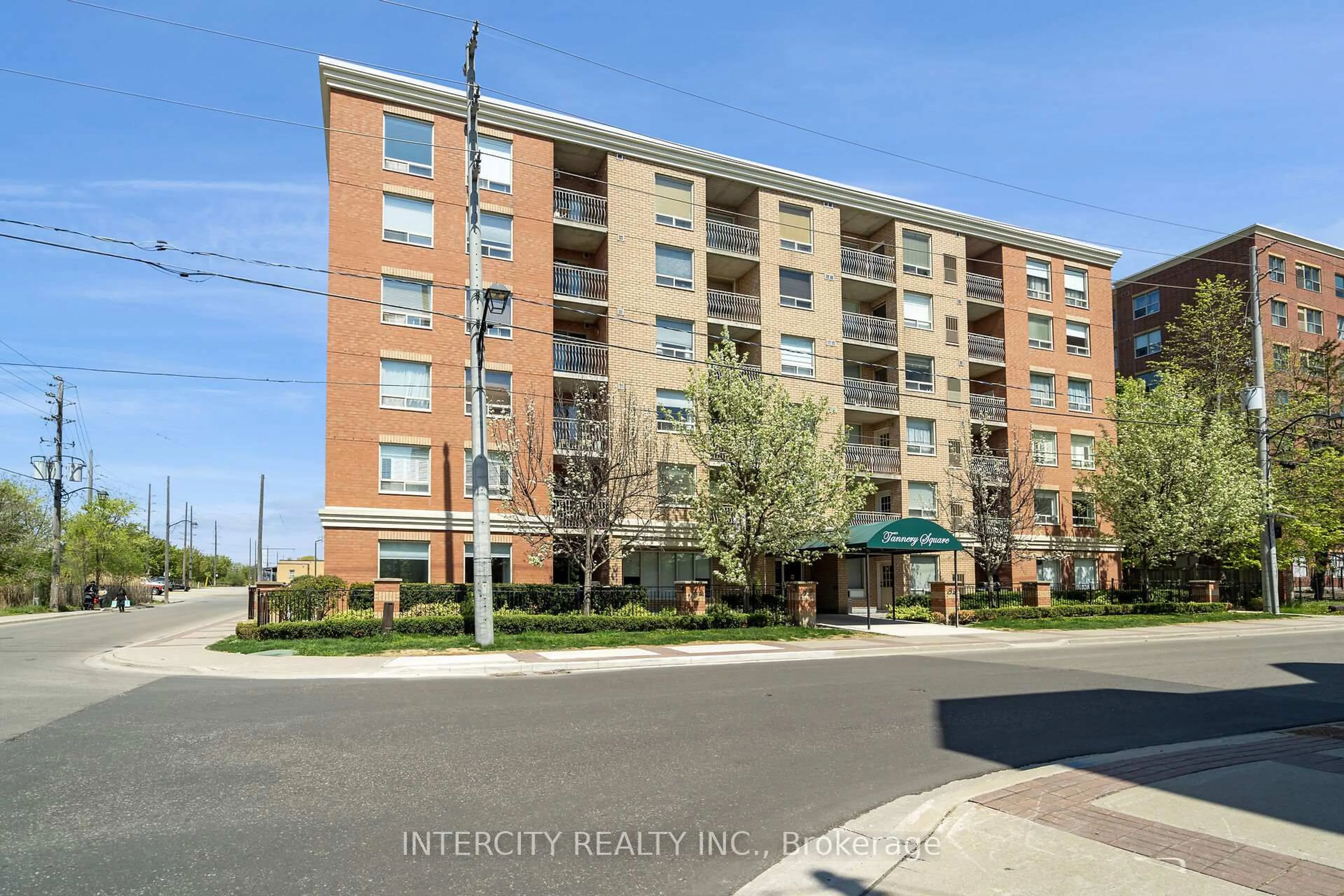 Unknown for 32 Tannery St #306, Mississauga Ontario L5M 6T6