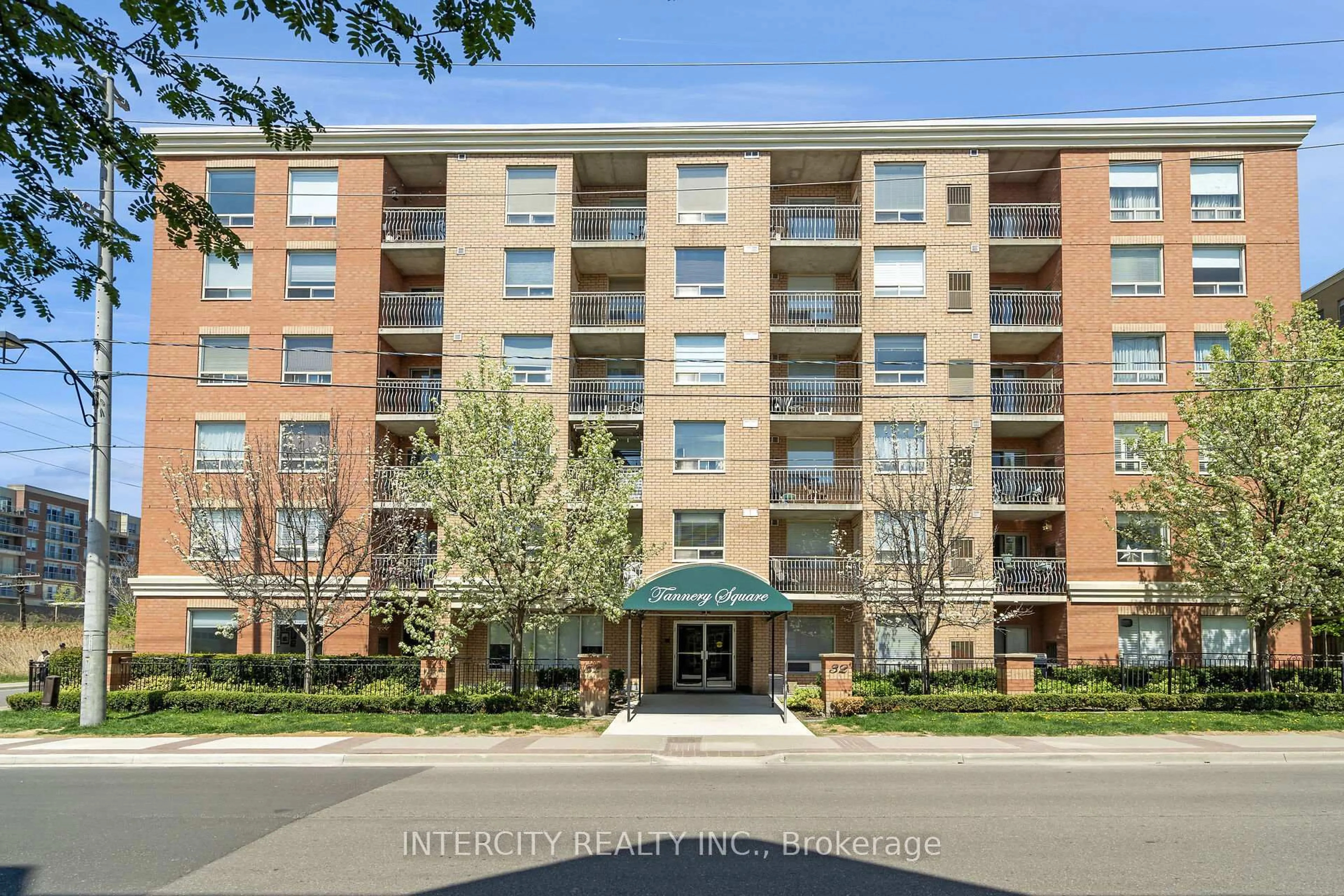 Unknown for 32 Tannery St #306, Mississauga Ontario L5M 6T6