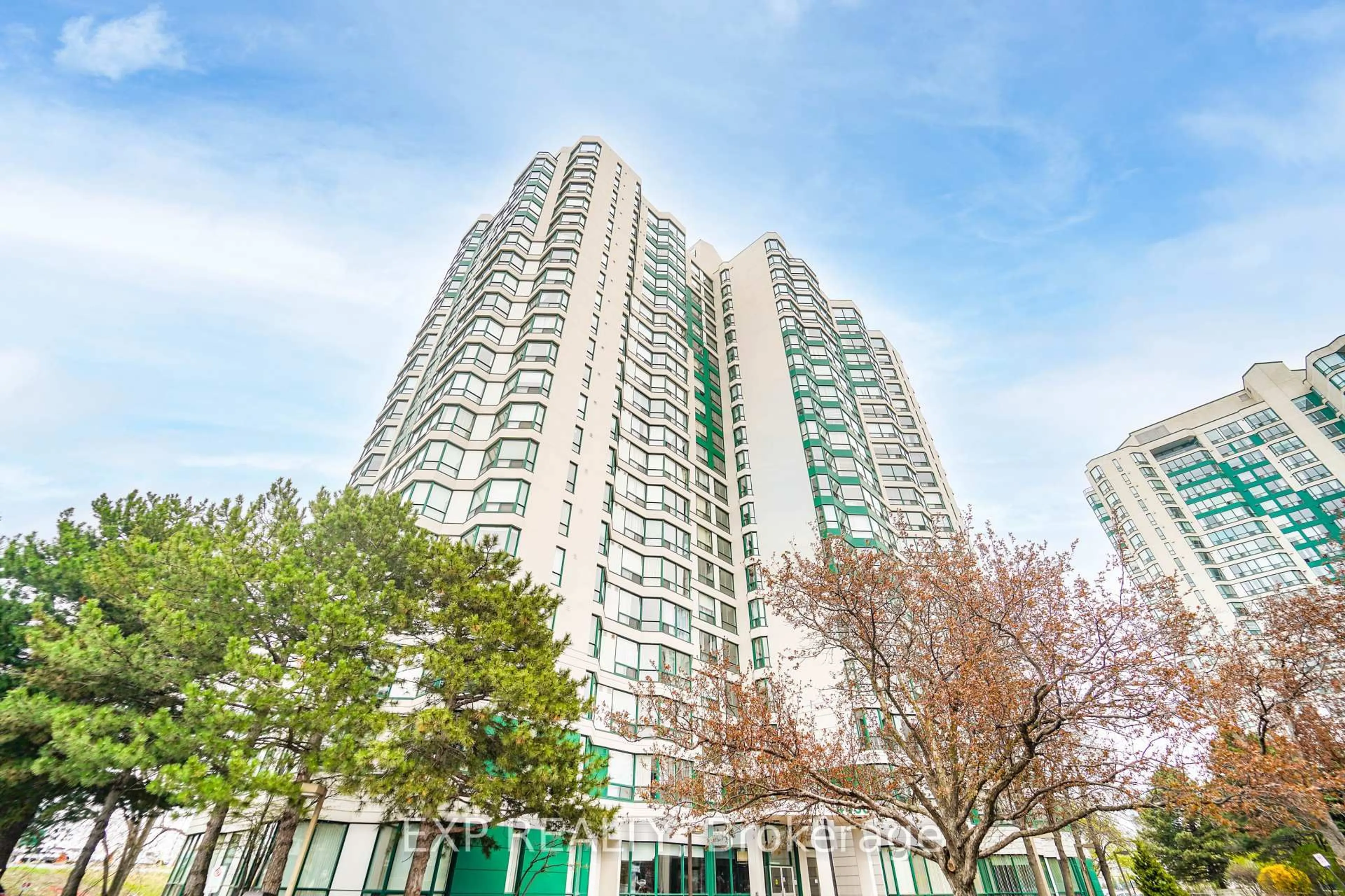 Indoor foyer for 4450 Tucana Crt #1003, Mississauga Ontario L5R 3R4