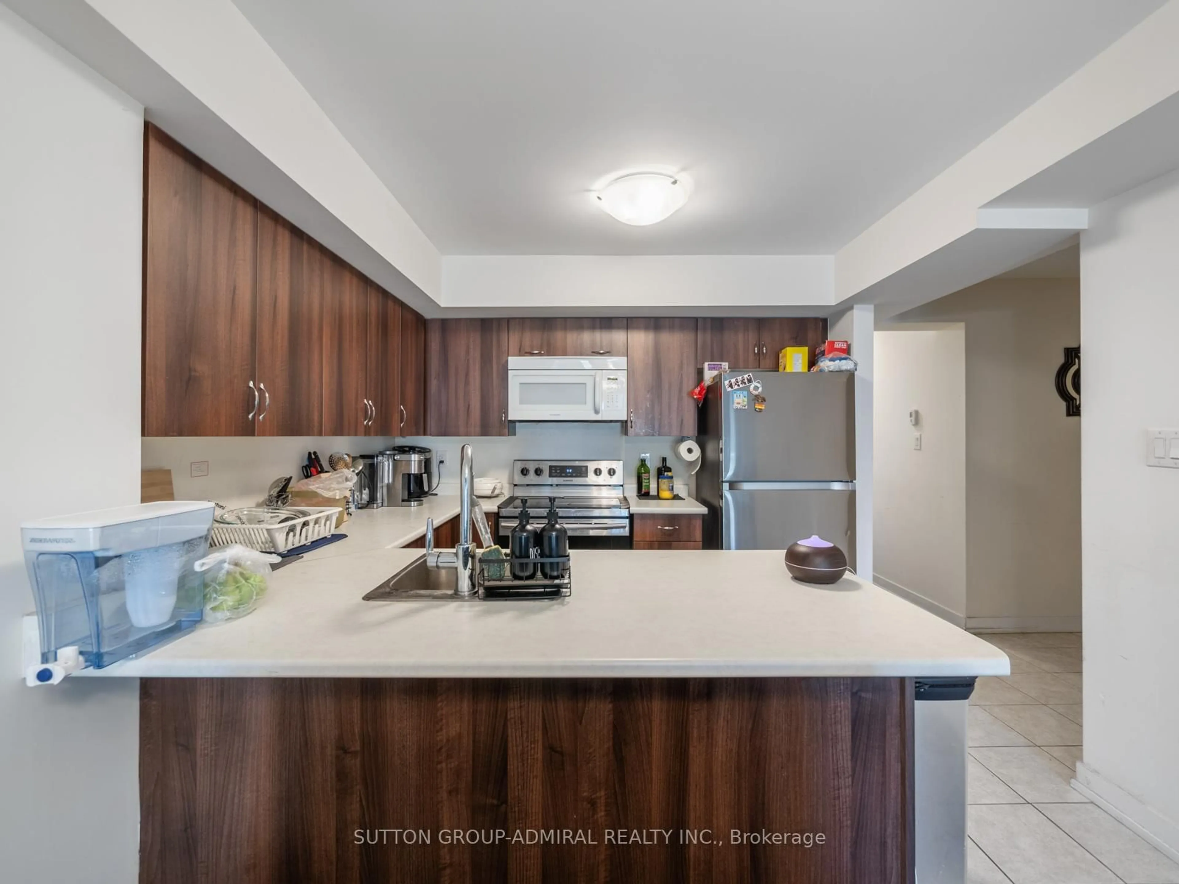 Standard kitchen, unknown for 2315 Sheppard Ave #64, Toronto Ontario M9M 0E8