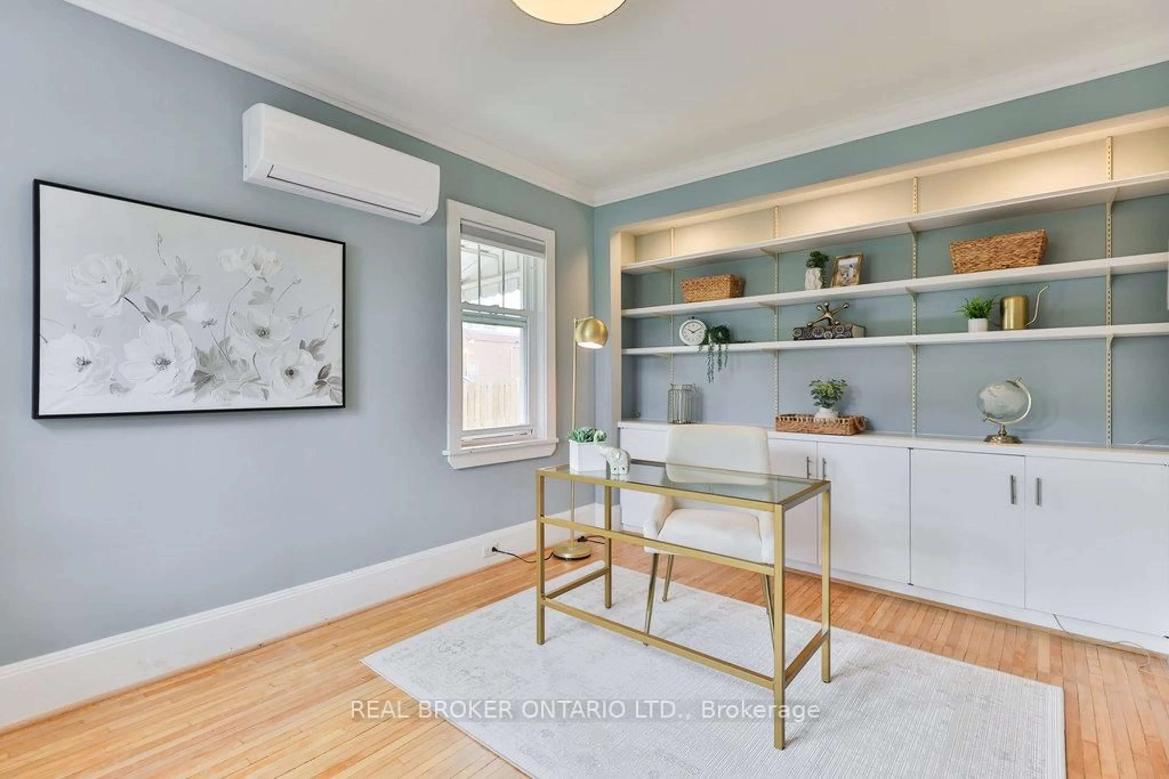 A pic of a room for 542 Cumberland Ave, Burlington Ontario L7N 2X2