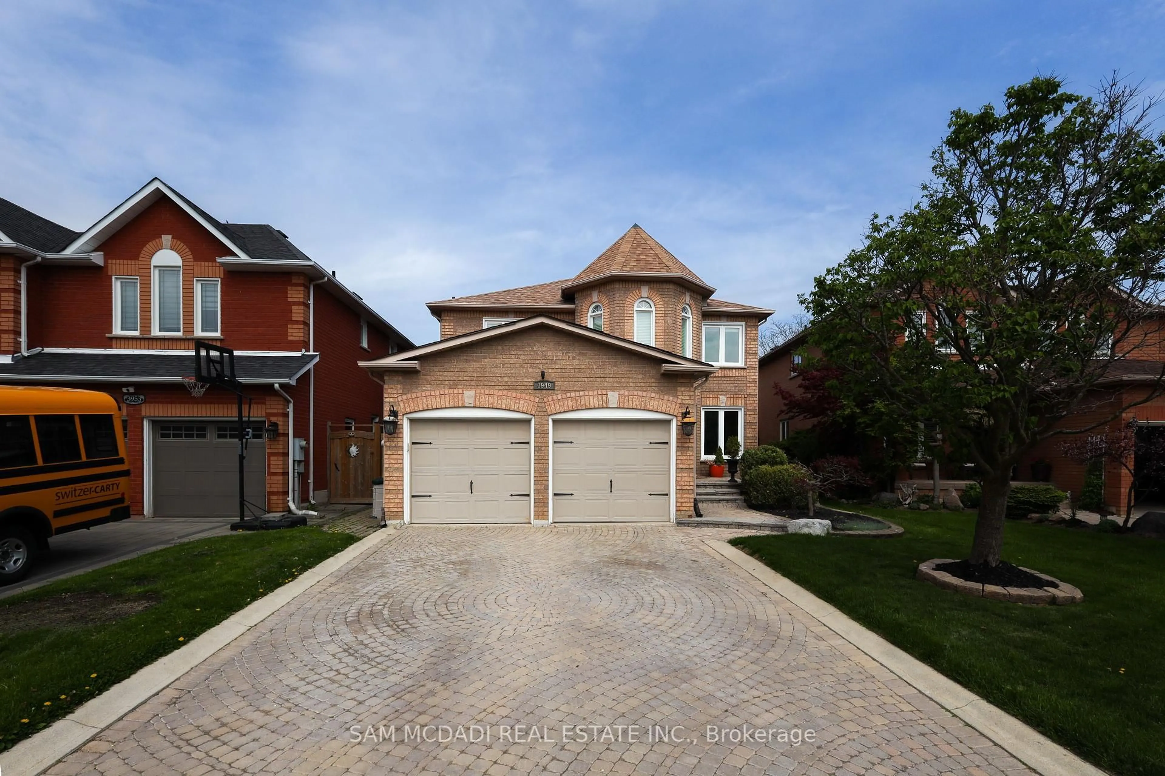 Home with brick exterior material, street for 3949 Baggins Crt, Mississauga Ontario L5N 7A3