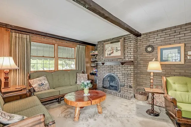 Additional property image - 327 Strathcona Dr