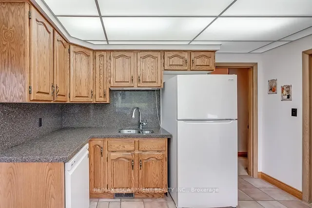 Additional property image - 327 Strathcona Dr