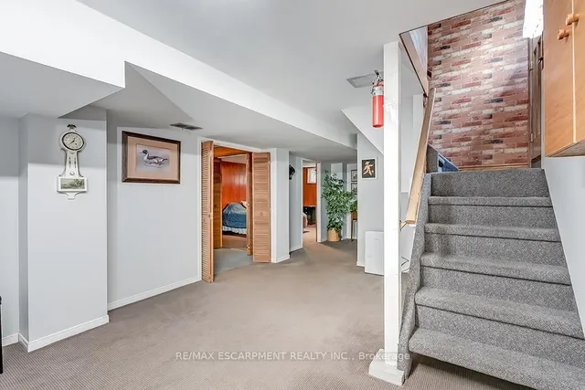 Additional property image - 327 Strathcona Dr