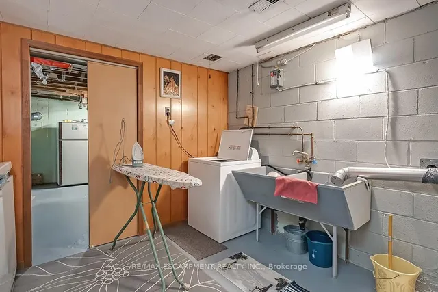 Additional property image - 327 Strathcona Dr