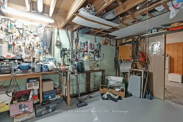 Additional property image - 327 Strathcona Dr