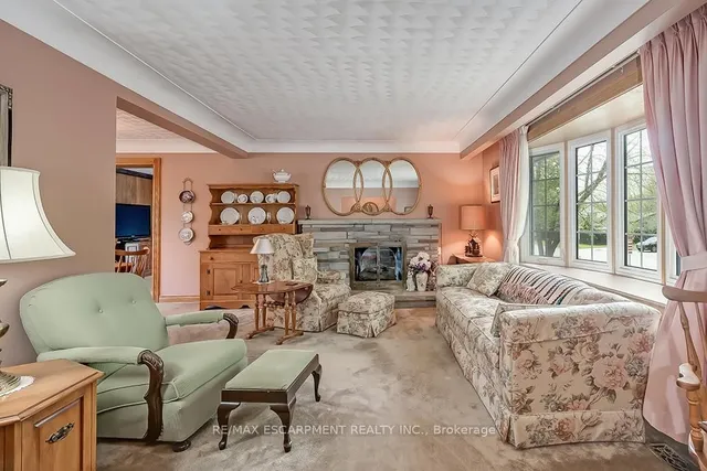 Additional property image - 327 Strathcona Dr
