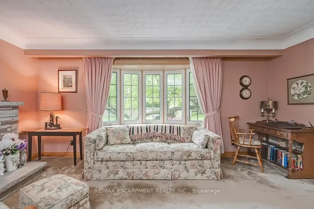 Additional property image - 327 Strathcona Dr