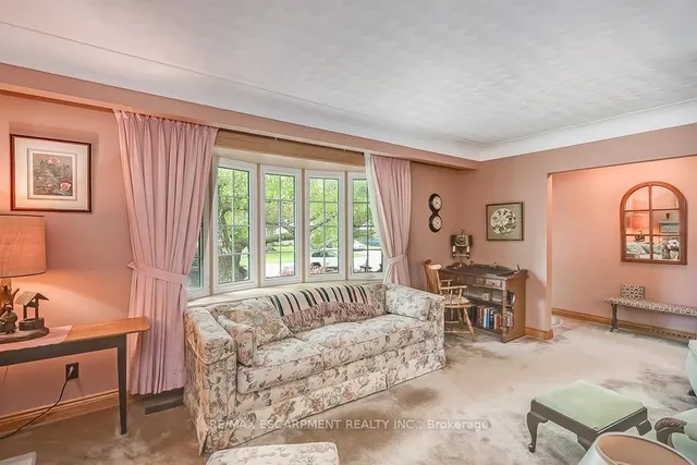 Additional property image - 327 Strathcona Dr