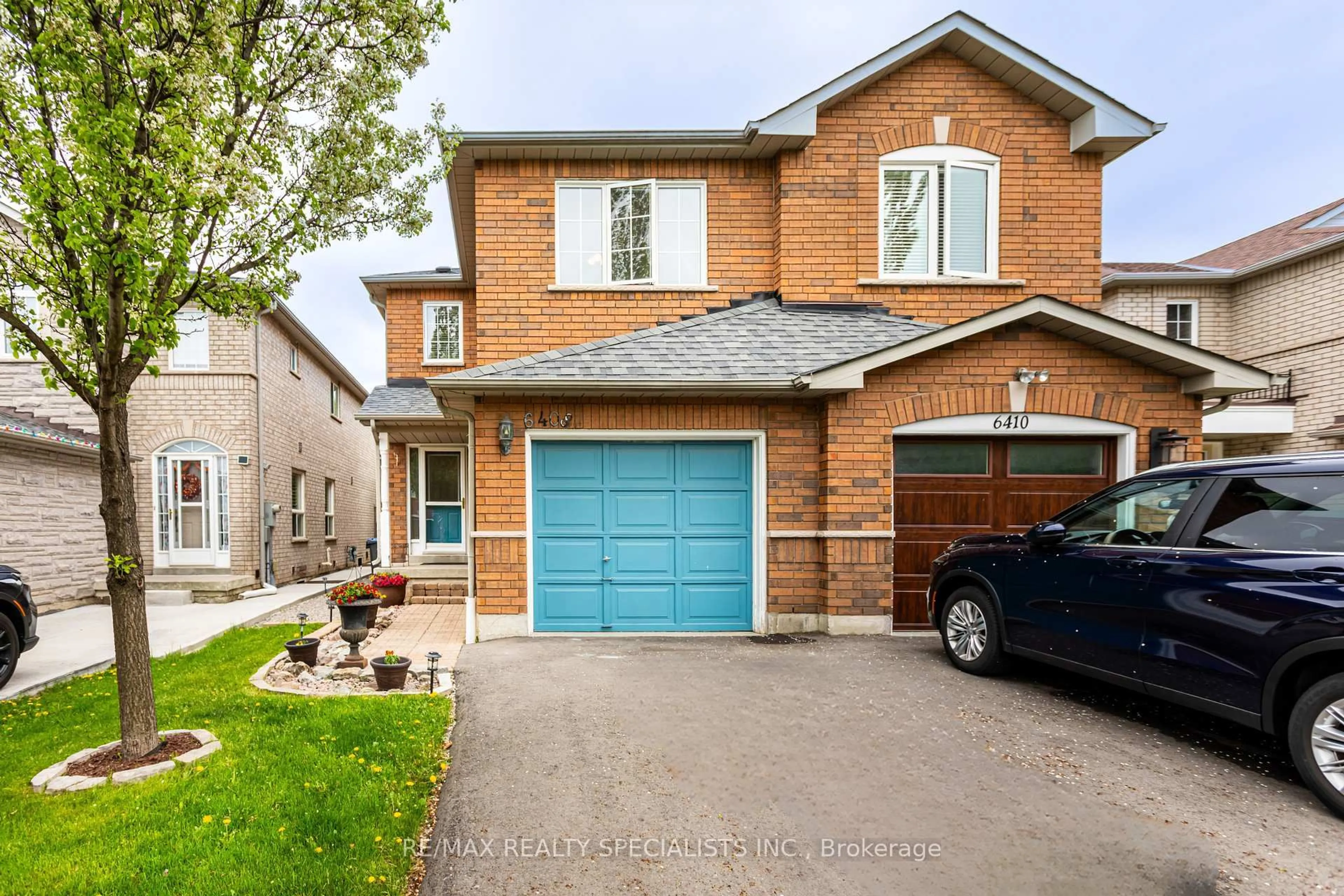 Home with brick exterior material, street for 6408 Hampden Woods Rd, Mississauga Ontario L5N 7V3