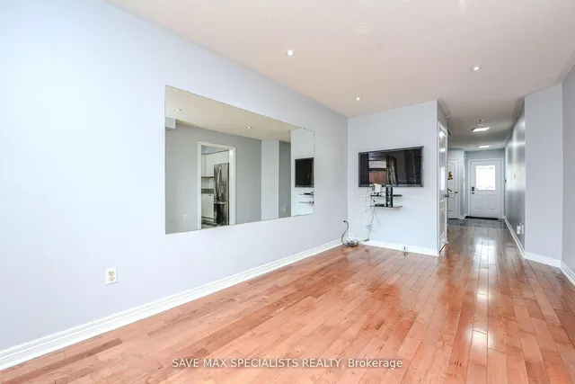 Additional property image - 622 Lumberton Cres