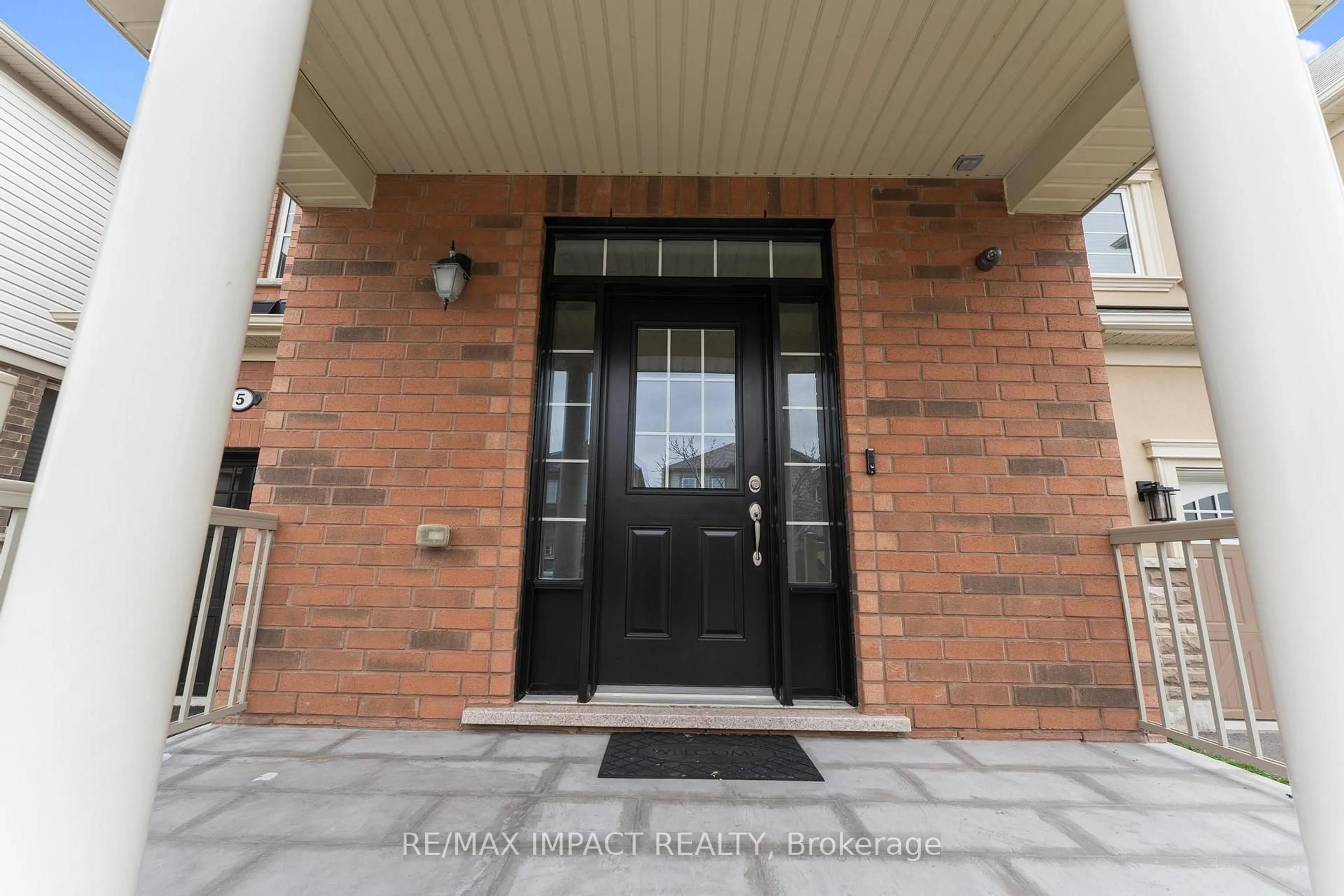 Indoor entryway for 5 Jemima Rd, Brampton Ontario L7A 4T2