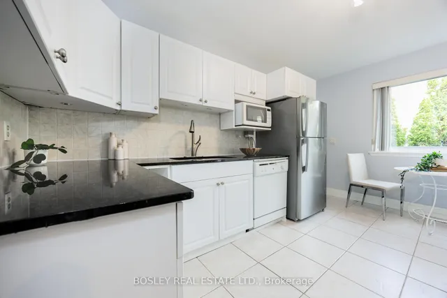 Additional property image - 4357 Bloor St Unit 16