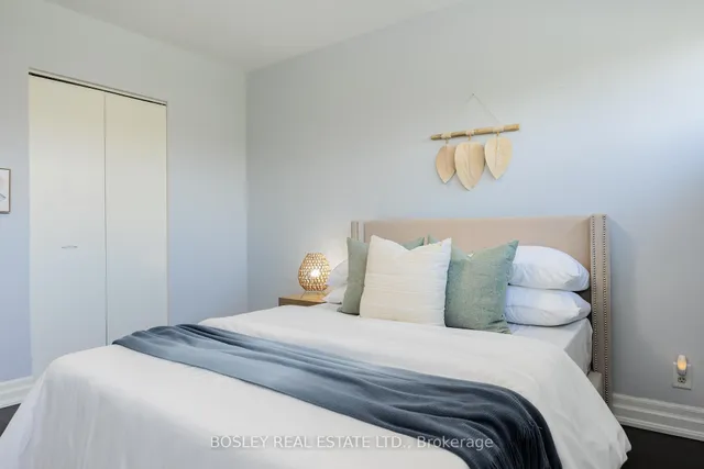 Additional property image - 4357 Bloor St Unit 16