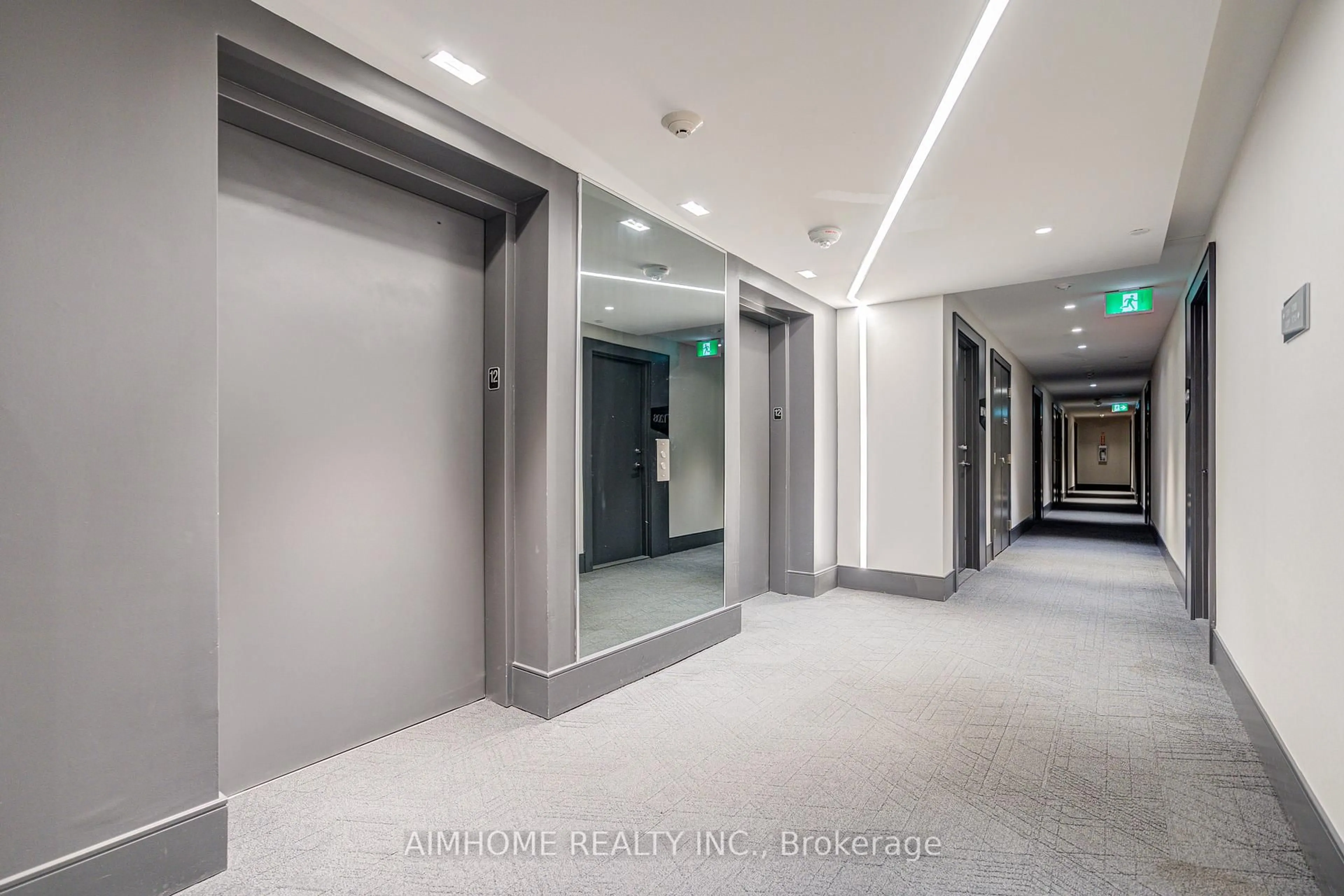 Indoor foyer for 10 De Boers Dr #1202, Toronto Ontario M3J 0L6