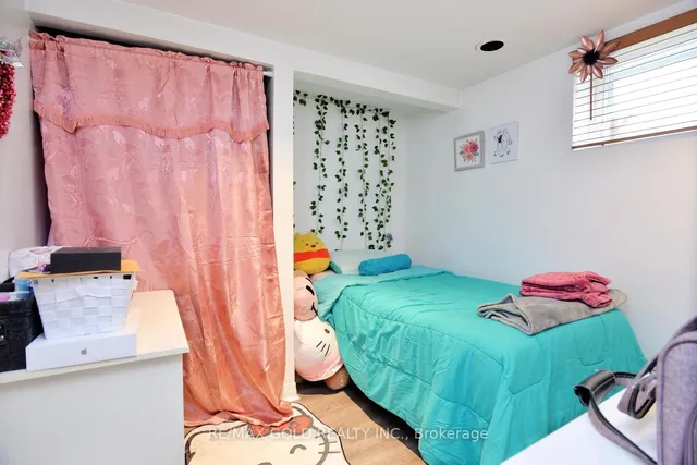 Additional property image - 96 Silverstone Dr
