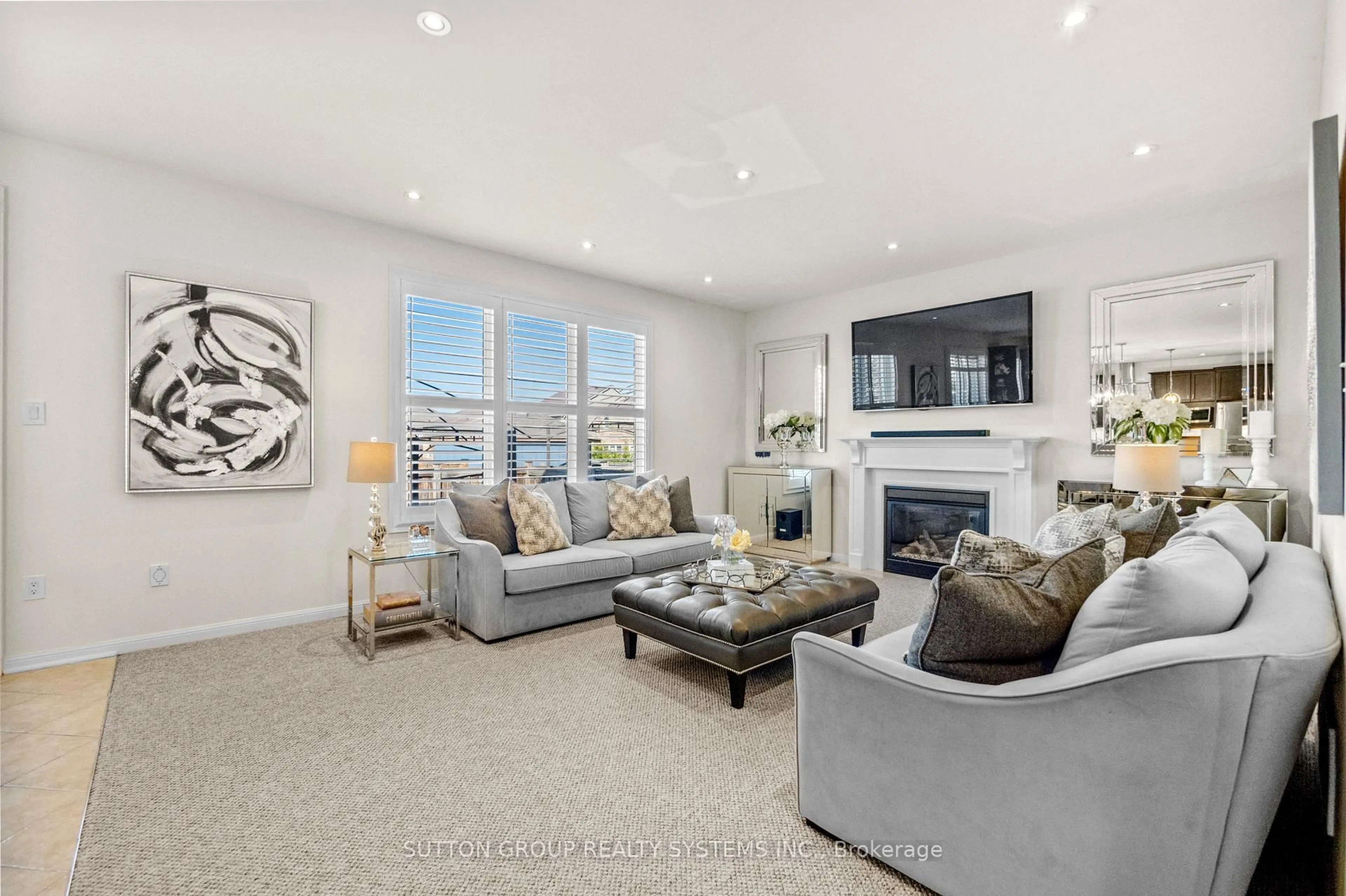 Living room with furniture, unknown for 925 Dice Way, Milton Ontario L9T 8C9