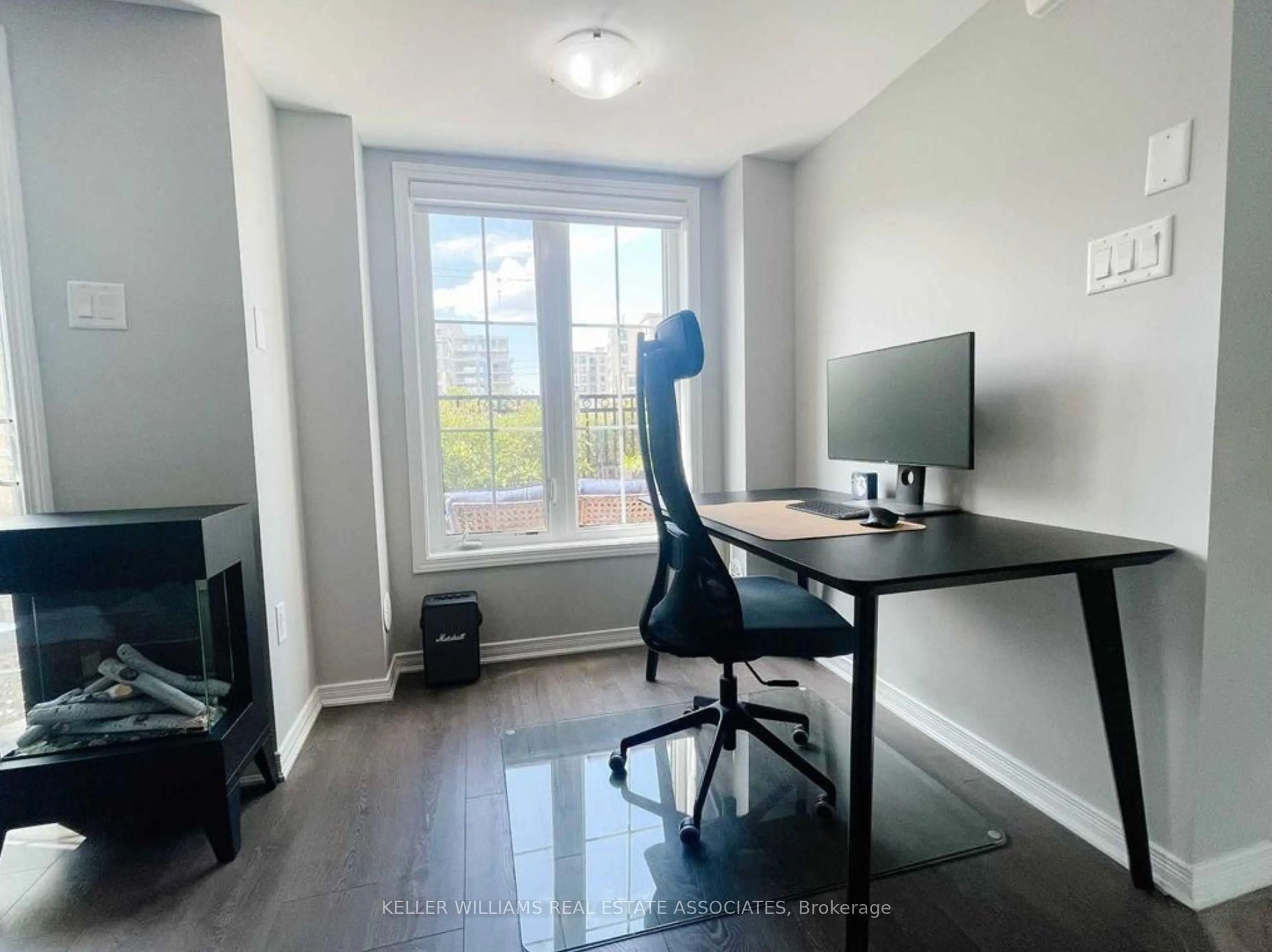 A pic of a room for 2441 Greenwich Dr #60, Oakville Ontario L6M 0S3