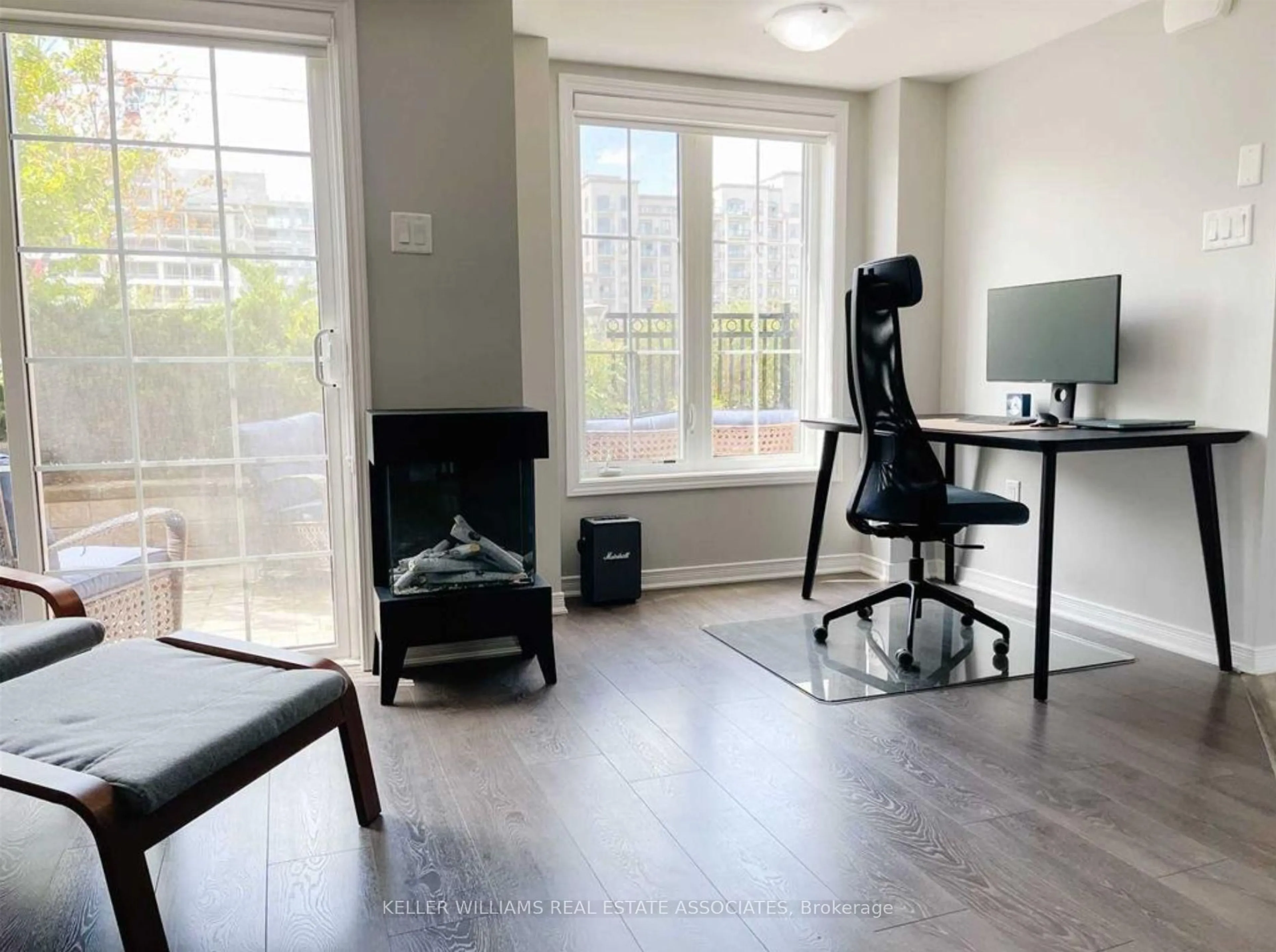 A pic of a room for 2441 Greenwich Dr #60, Oakville Ontario L6M 0S3