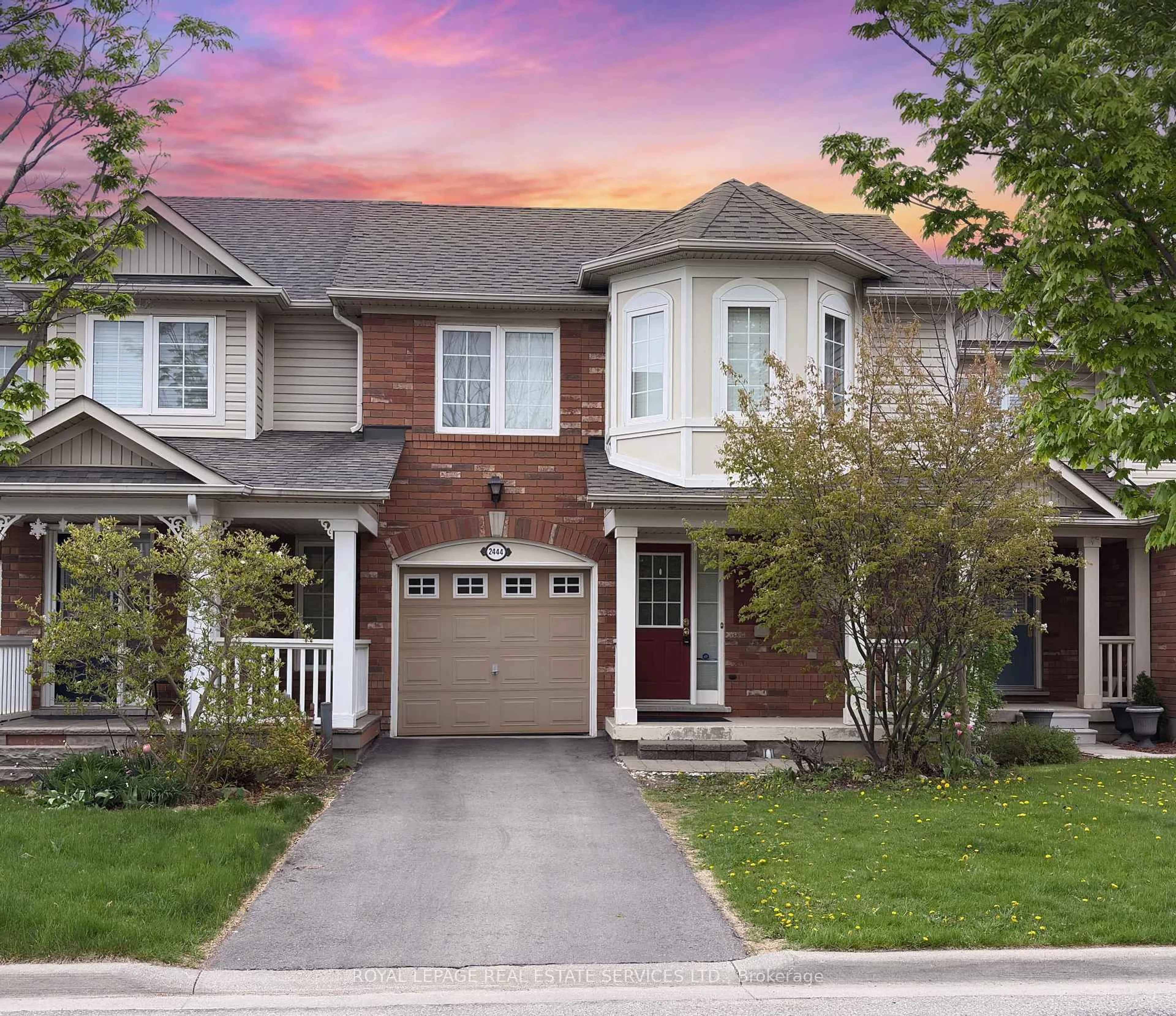 Home with brick exterior material, street for 2444 Wooden Hill Circ, Oakville Ontario L6M 4E3