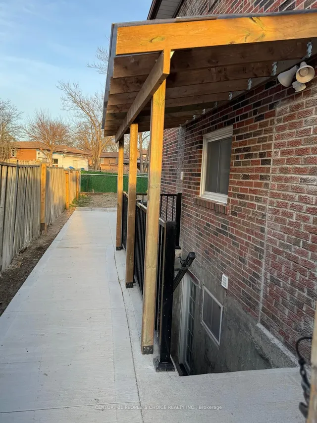Additional property image - 6862 Darcel Ave