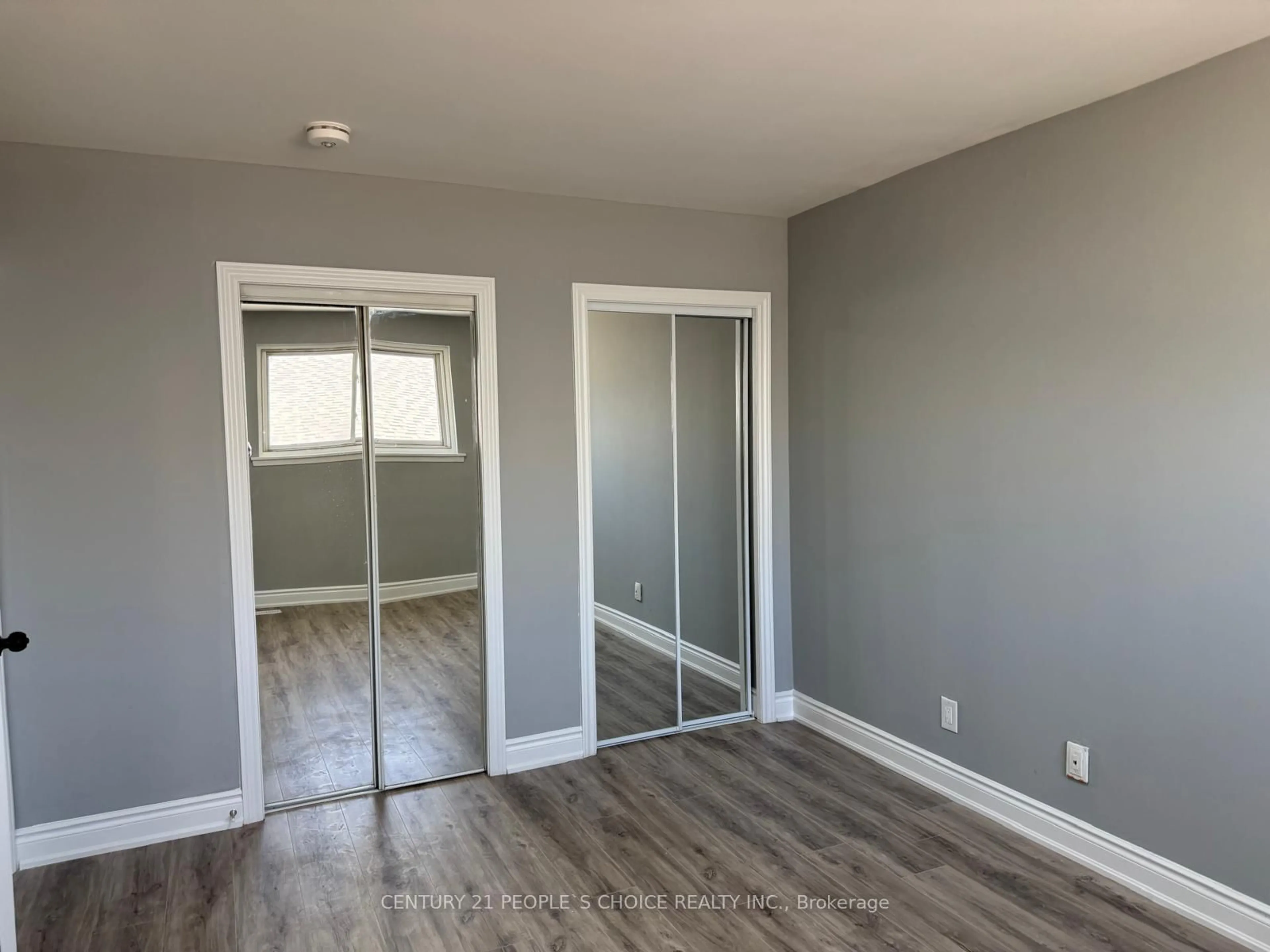 A pic of a room for 6862 Darcel Ave, Mississauga Ontario L4T 2W5