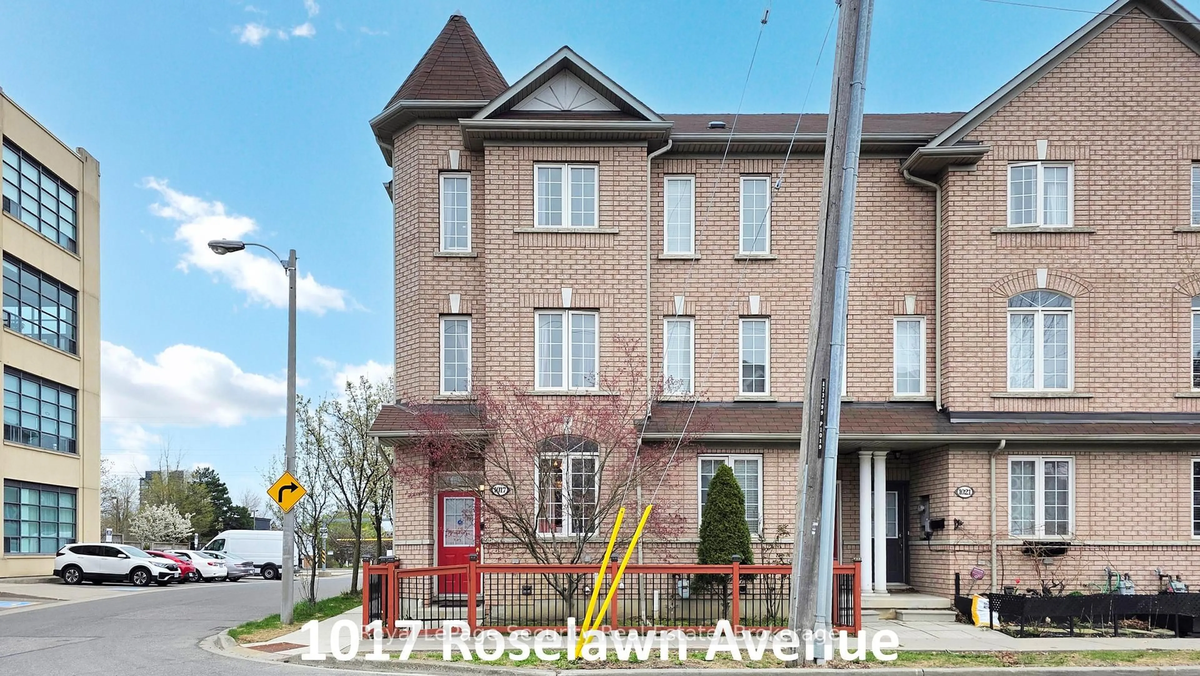 Unknown for 1017 Roselawn Ave, Toronto Ontario M6B 4N1