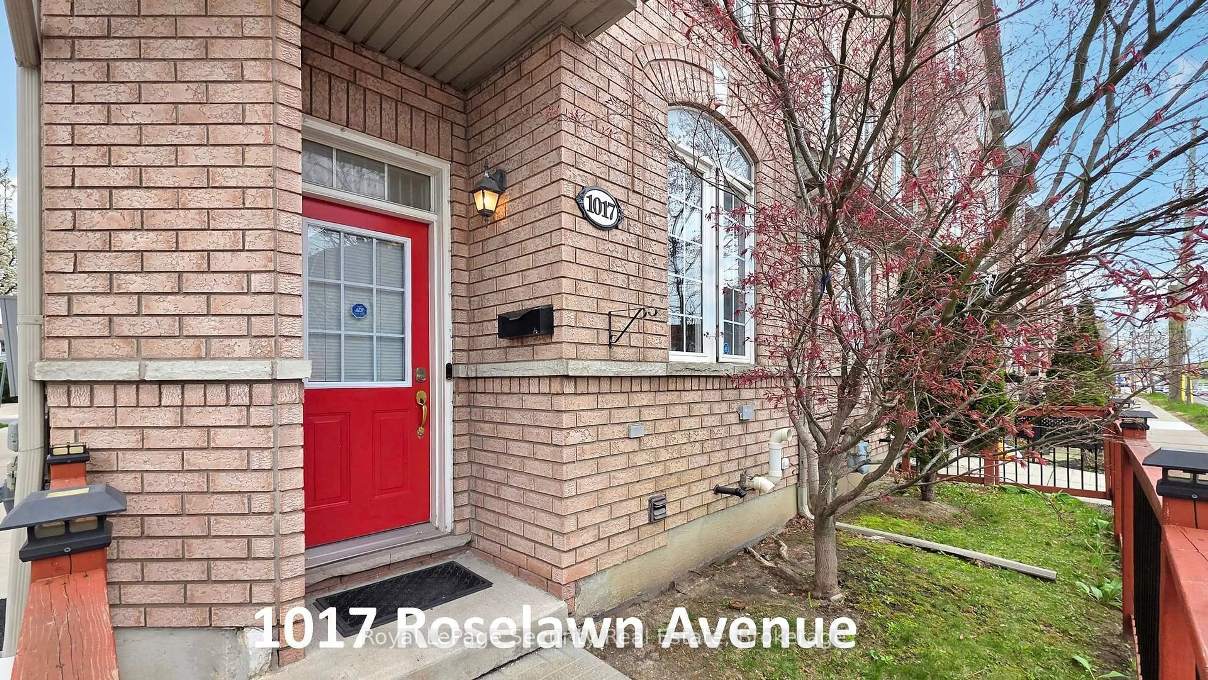 Unknown for 1017 Roselawn Ave, Toronto Ontario M6B 4N1