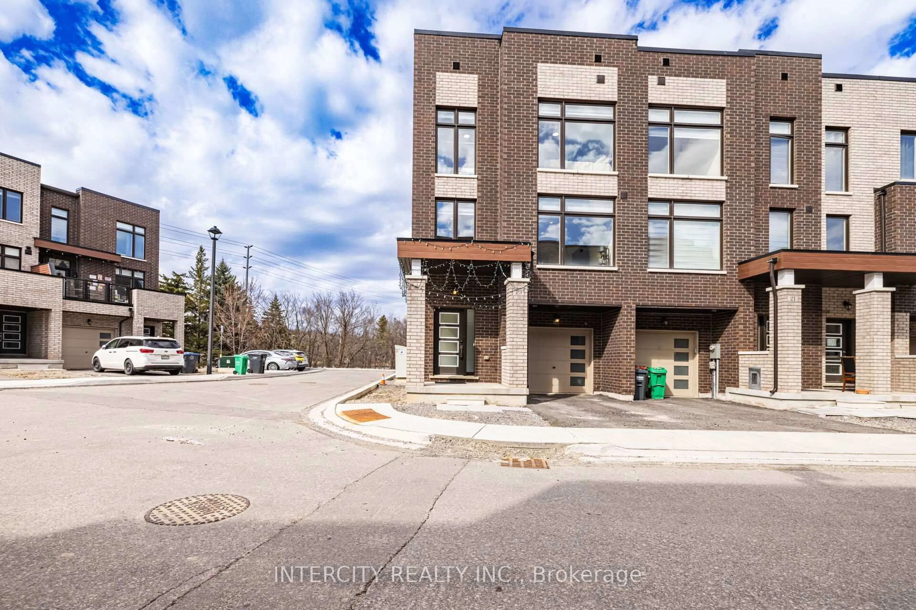 Unknown for 19 Queenpost Dr, Brampton Ontario L6X 0B2