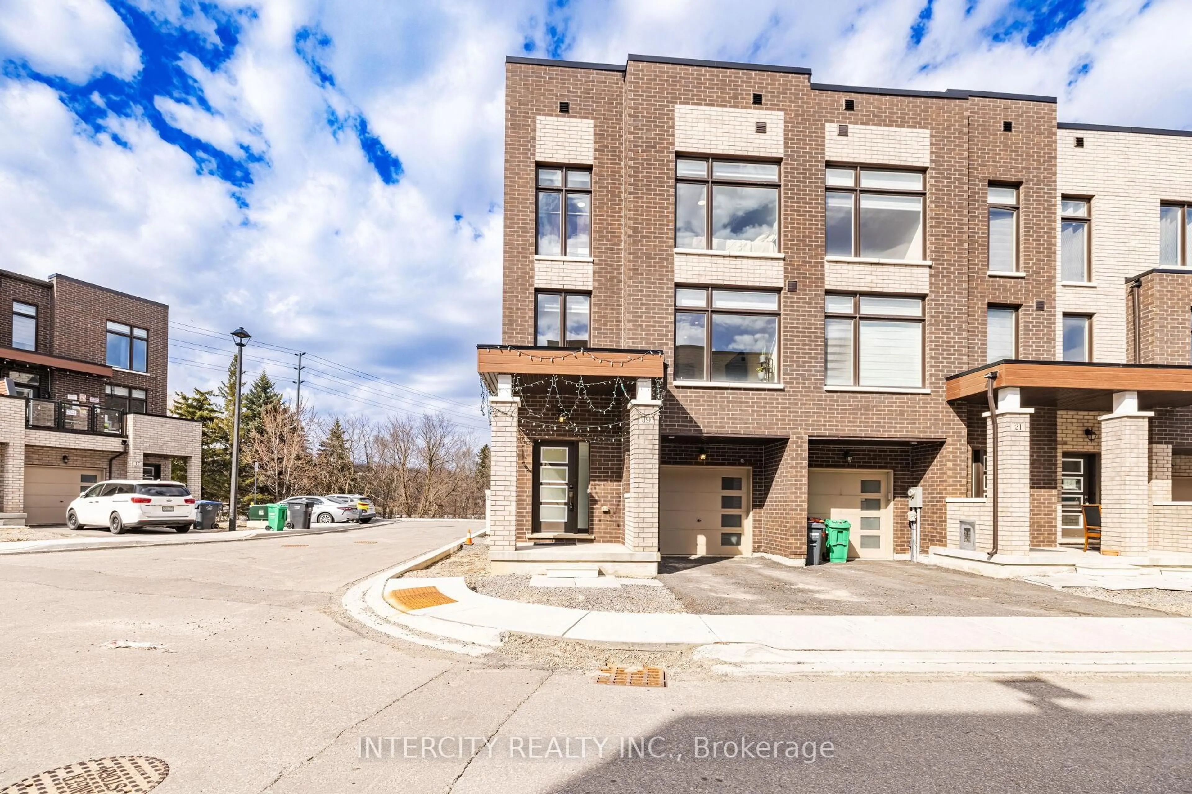 Unknown for 19 Queenpost Dr, Brampton Ontario L6X 0B2