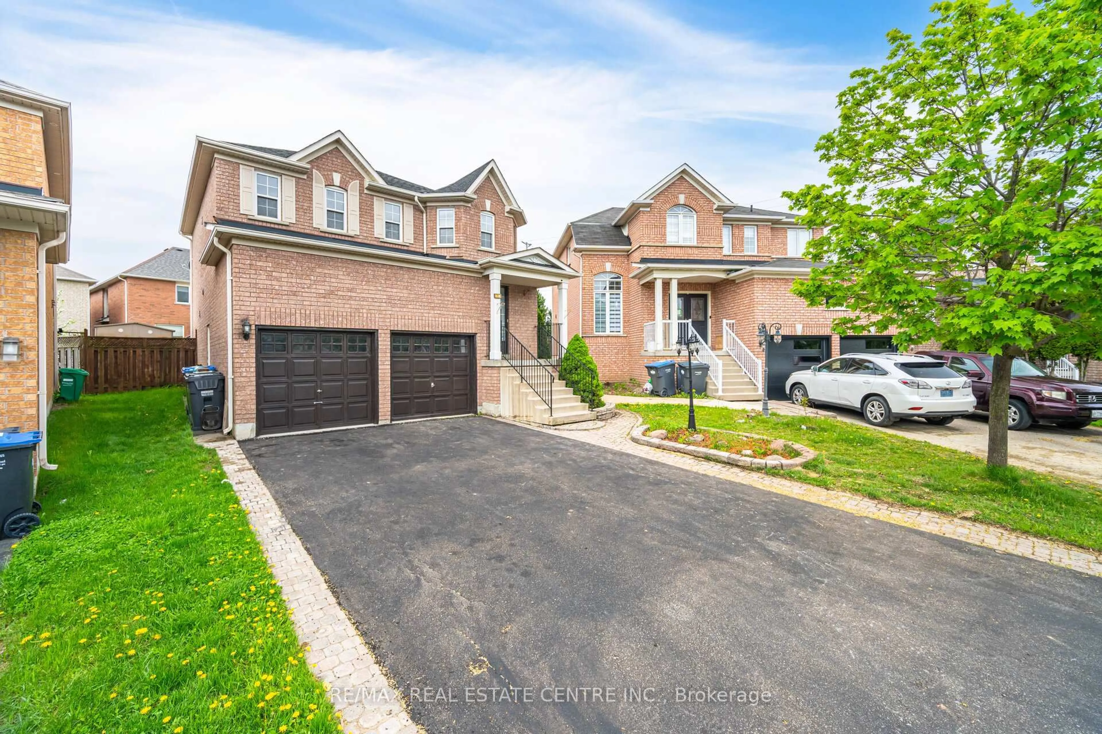 Home with brick exterior material, street for 16 Mistycreek Cres, Brampton Ontario L7A 3E8