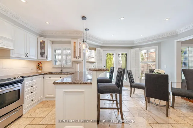 Additional property image - 657 Savoy Cres