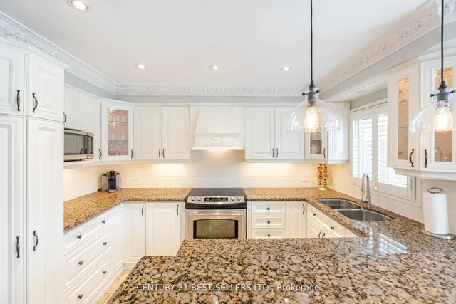 Additional property image - 657 Savoy Cres