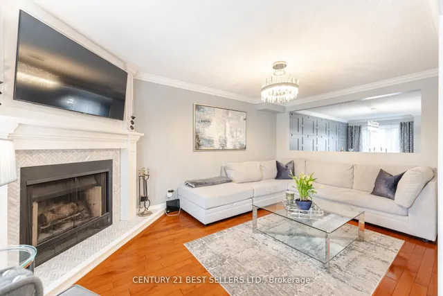 Additional property image - 657 Savoy Cres