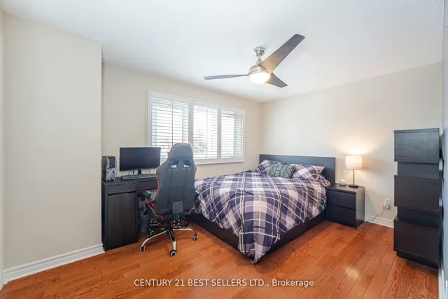 Additional property image - 657 Savoy Cres