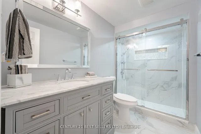 Additional property image - 657 Savoy Cres