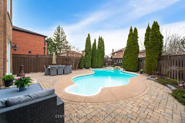 Additional property image - 657 Savoy Cres