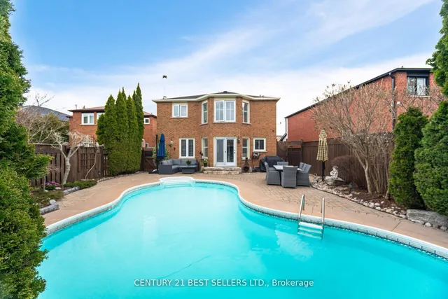 Additional property image - 657 Savoy Cres