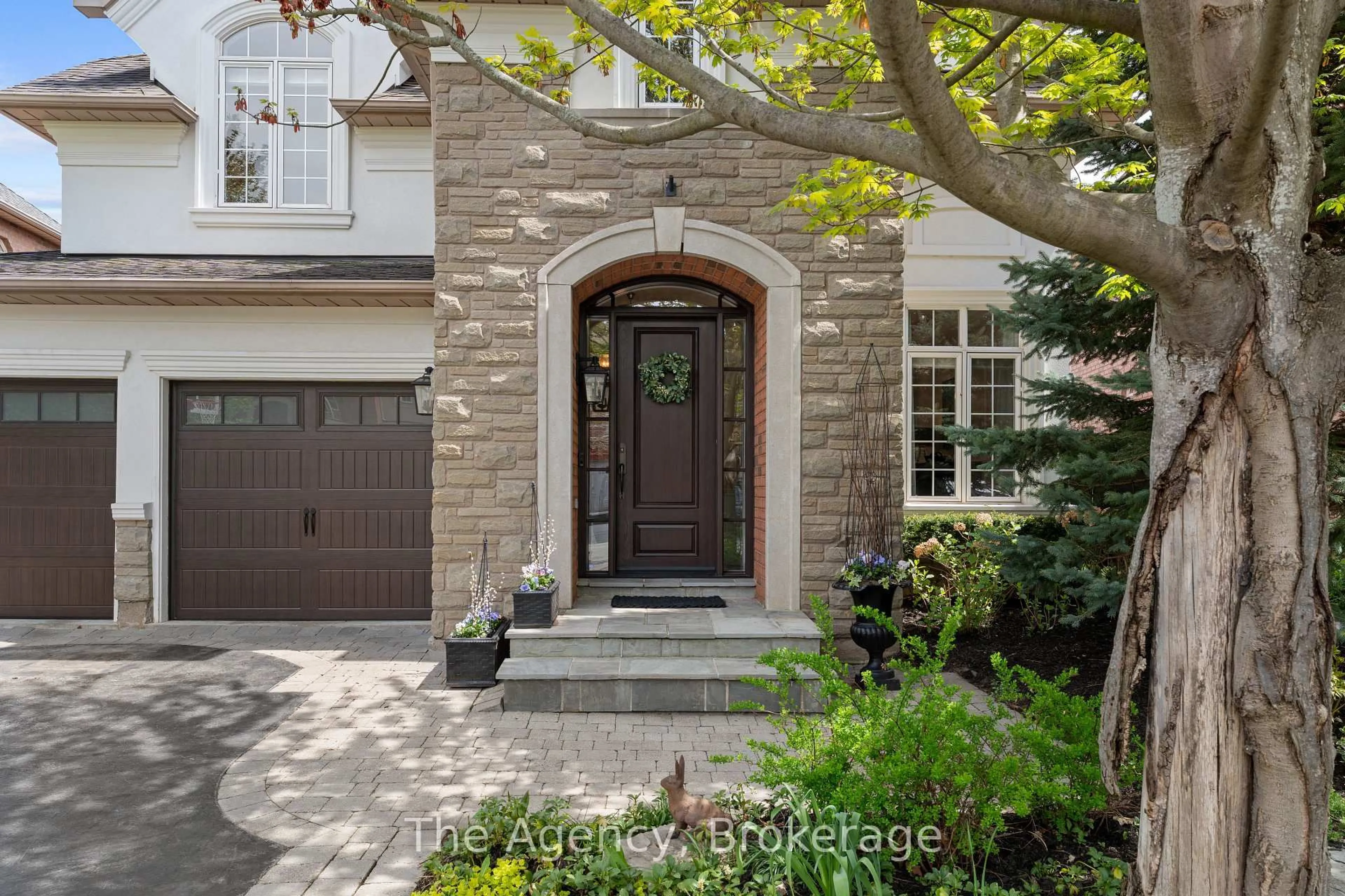 Home with brick exterior material, street for 138 TAWNY Cres, Oakville Ontario L6L 6T4
