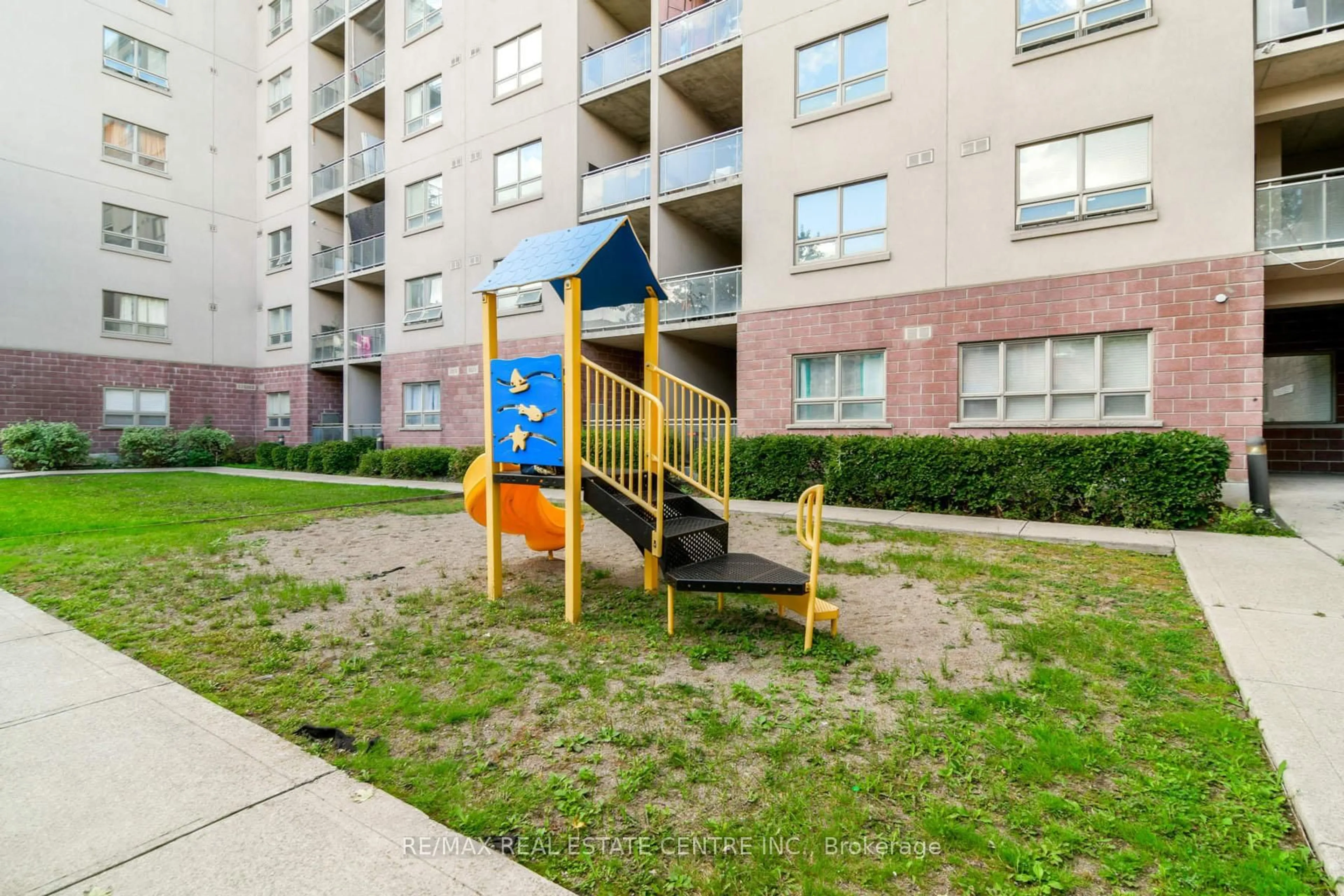 Patio, street for 7405 Goreway Dr #520, Mississauga Ontario L4T 0A2