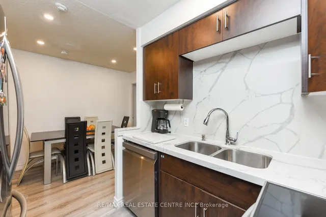 Additional property image - 7405 Goreway Dr Unit 520