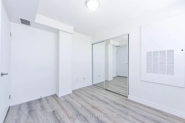 Additional property image - 7405 Goreway Dr Unit 520