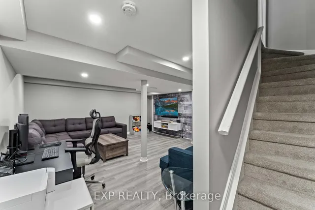 Additional property image - 380 Woodlawn Cres