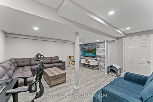 Additional property image - 380 Woodlawn Cres