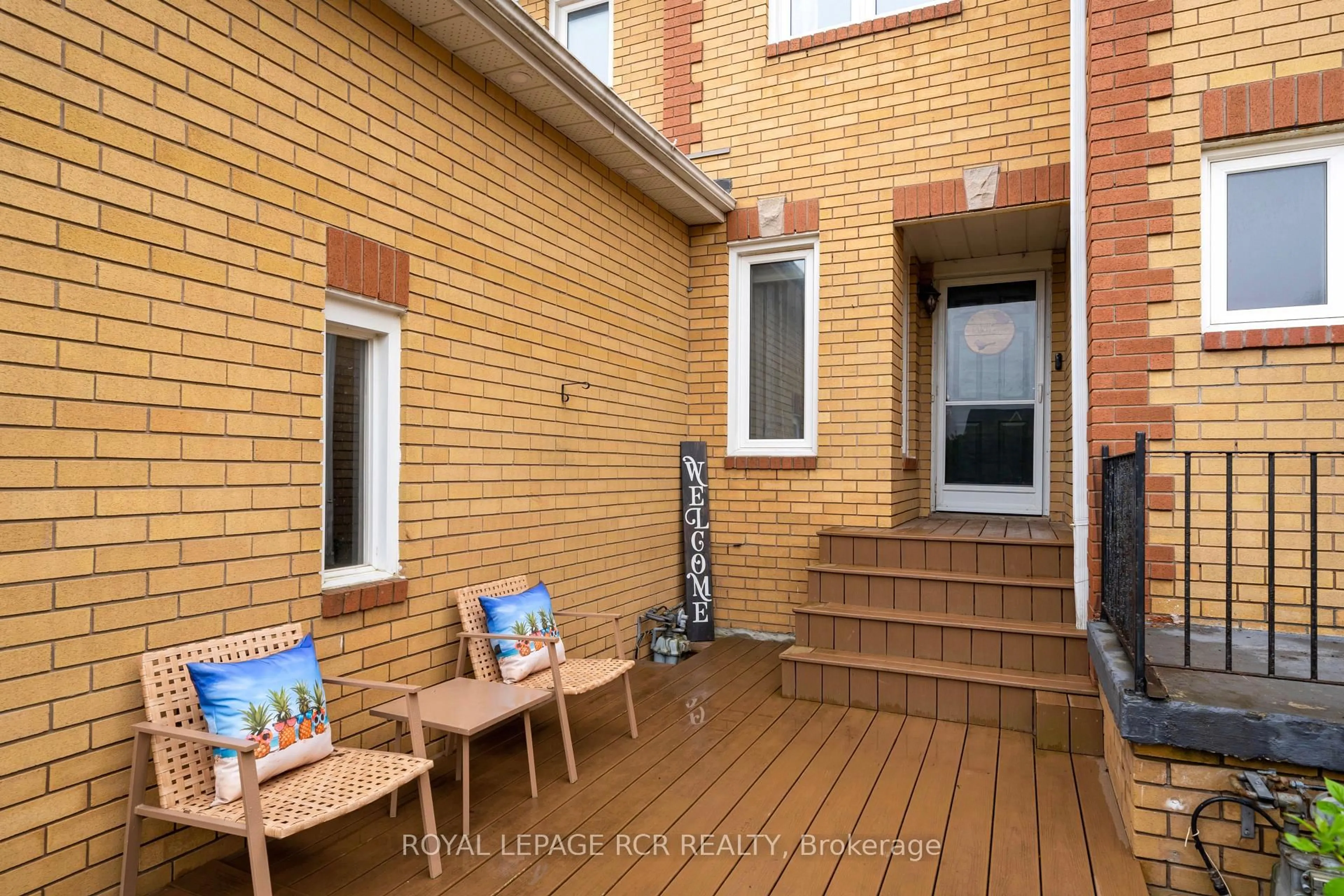Home with brick exterior material, street for 120 Howard Cres, Orangeville Ontario L9W 4W2