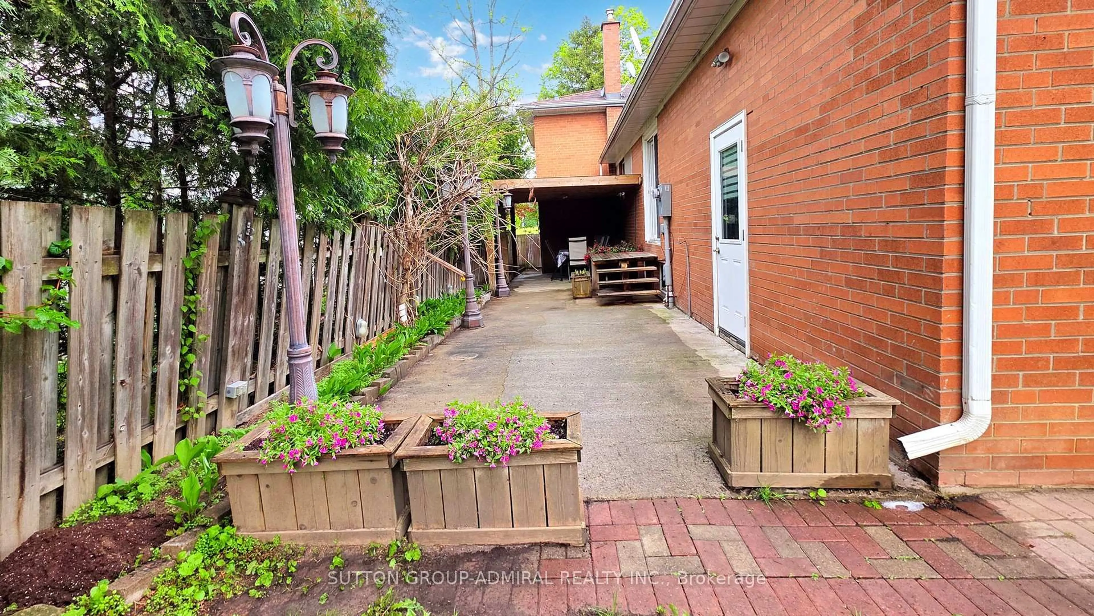 Patio, street for 2 Winterton Dr, Toronto Ontario M9B 3G5