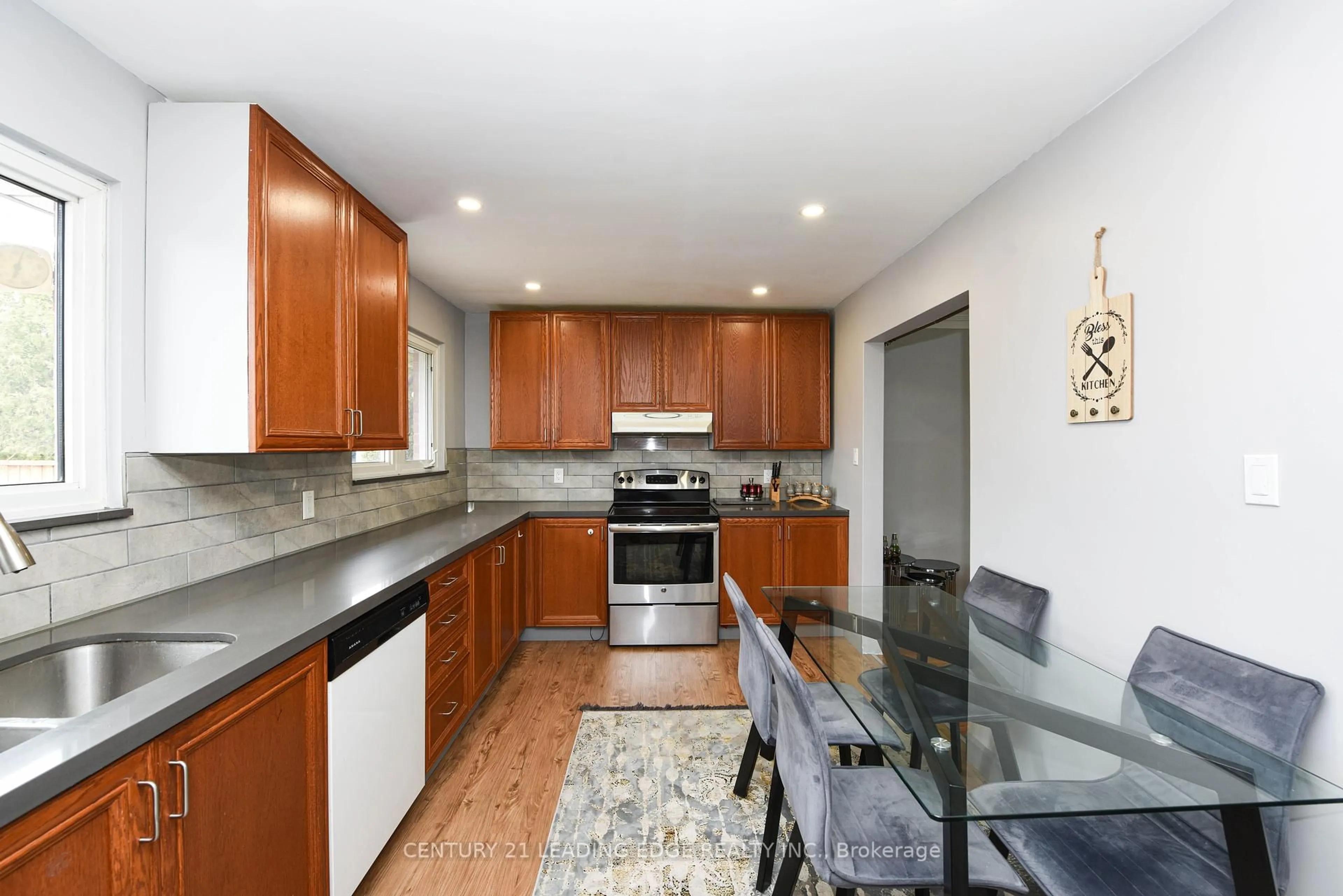 Open concept kitchen, unknown for 34 Paragon Rd, Toronto Ontario M9R 1J8