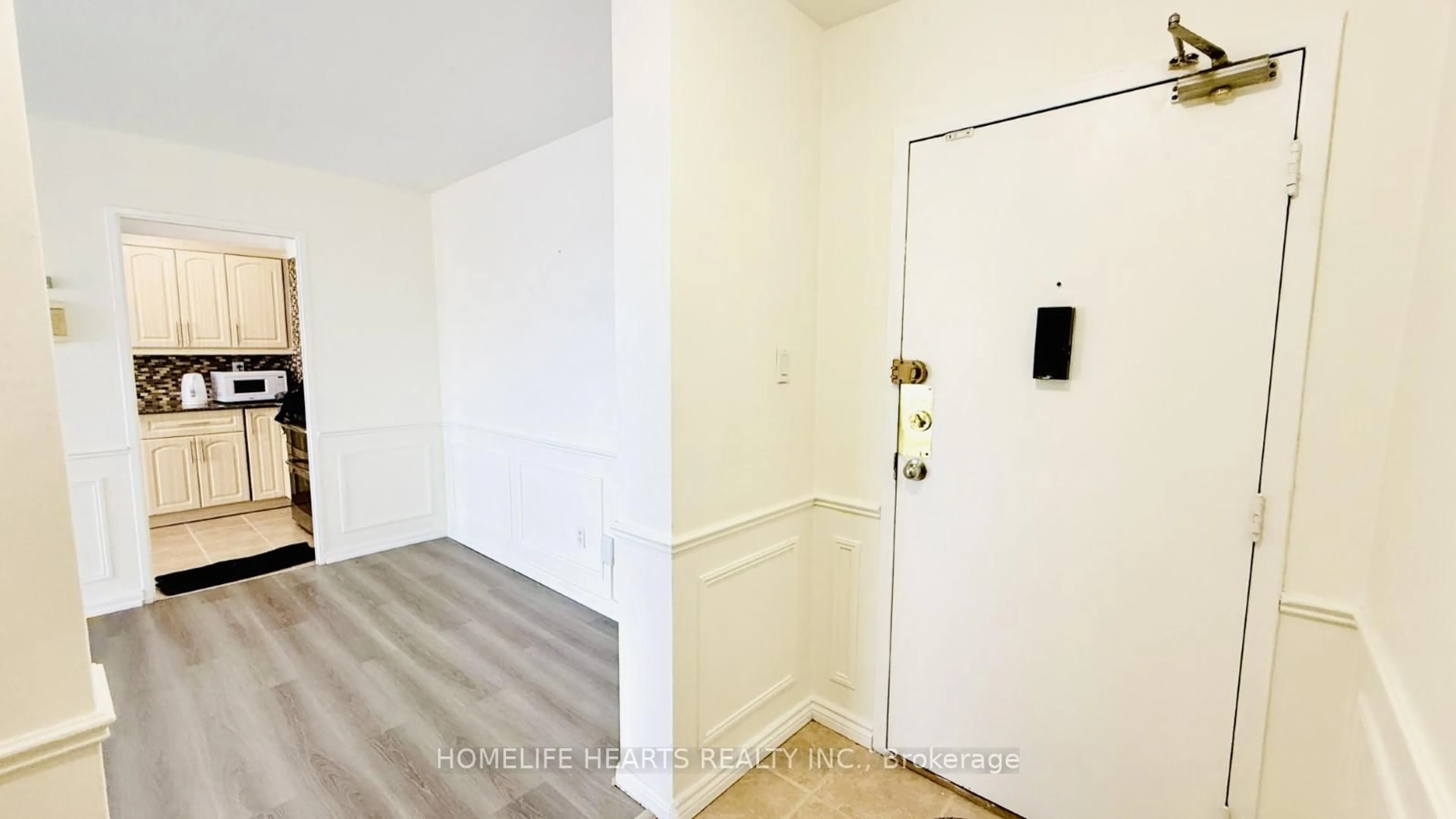Indoor entryway for 455 Sentinel Rd #1112, Toronto Ontario M3J 1V5