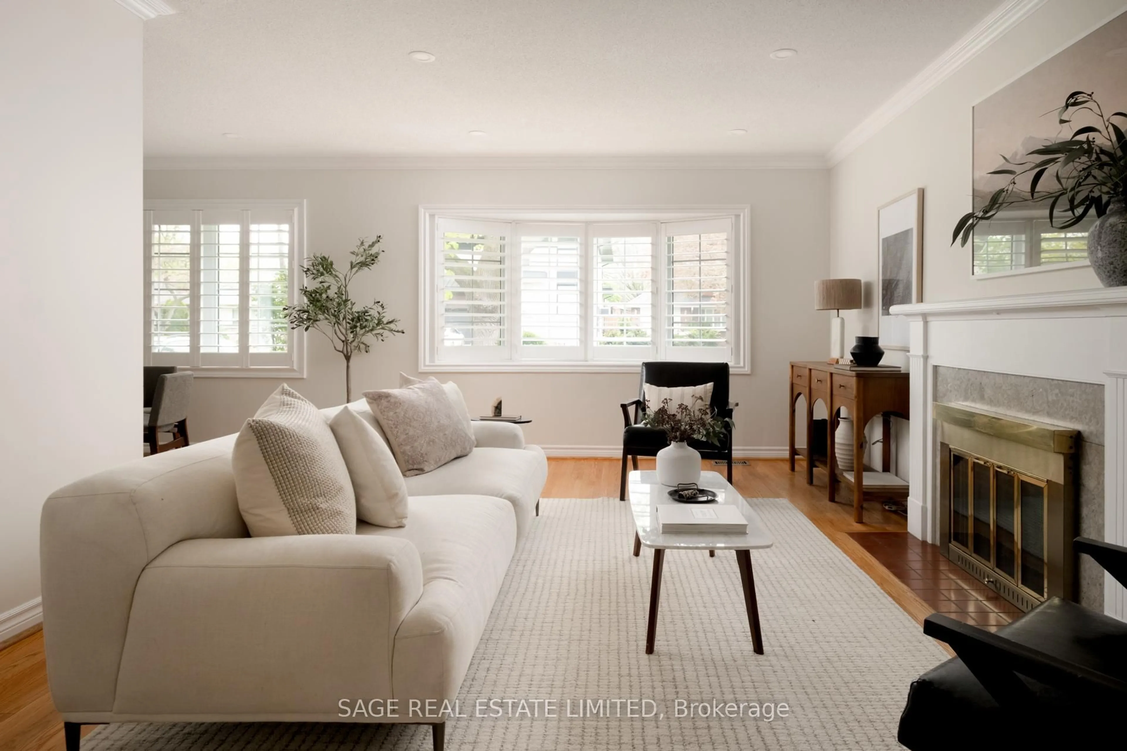 Living room with furniture, unknown for 52 Glen Agar Dr, Toronto Ontario M9B 5M1